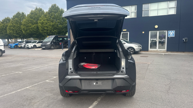 Peugeot 3008 157kW Allure 73kWh 5dr Auto Electric Estate - Image 4